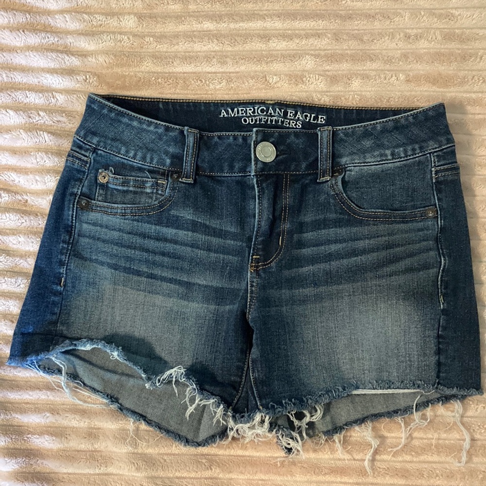 AEO Denim Shorts 360° Super Stretch Shortie Size 4 Medium to Dark Wash